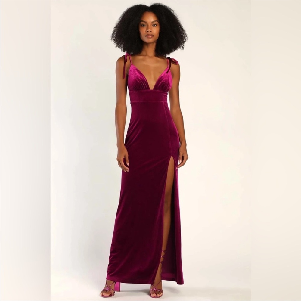 Lulu’s NWT With Radiance Berry Velvet Tie-Strap Maxi Dress Size Large